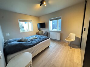 3 chambres, lit de bébé portatif, Wi-Fi, literie fournie