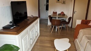 1 soverom, strykejern/-brett, reiseseng for barn og wi-fi (inkludert)