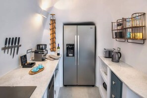 Family House, Balcony, Sea View | Dapur peribadi