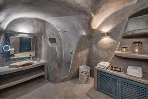 Familiehus - balkon - havudsigt | Badeværelse | Hjemmesko