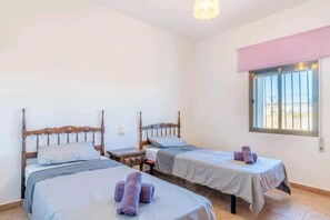 3 bedrooms, iron/ironing board, free WiFi, bed sheets