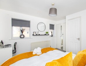 2 Schlafzimmer, Bügeleisen/Bügelbrett, kostenloses WLAN