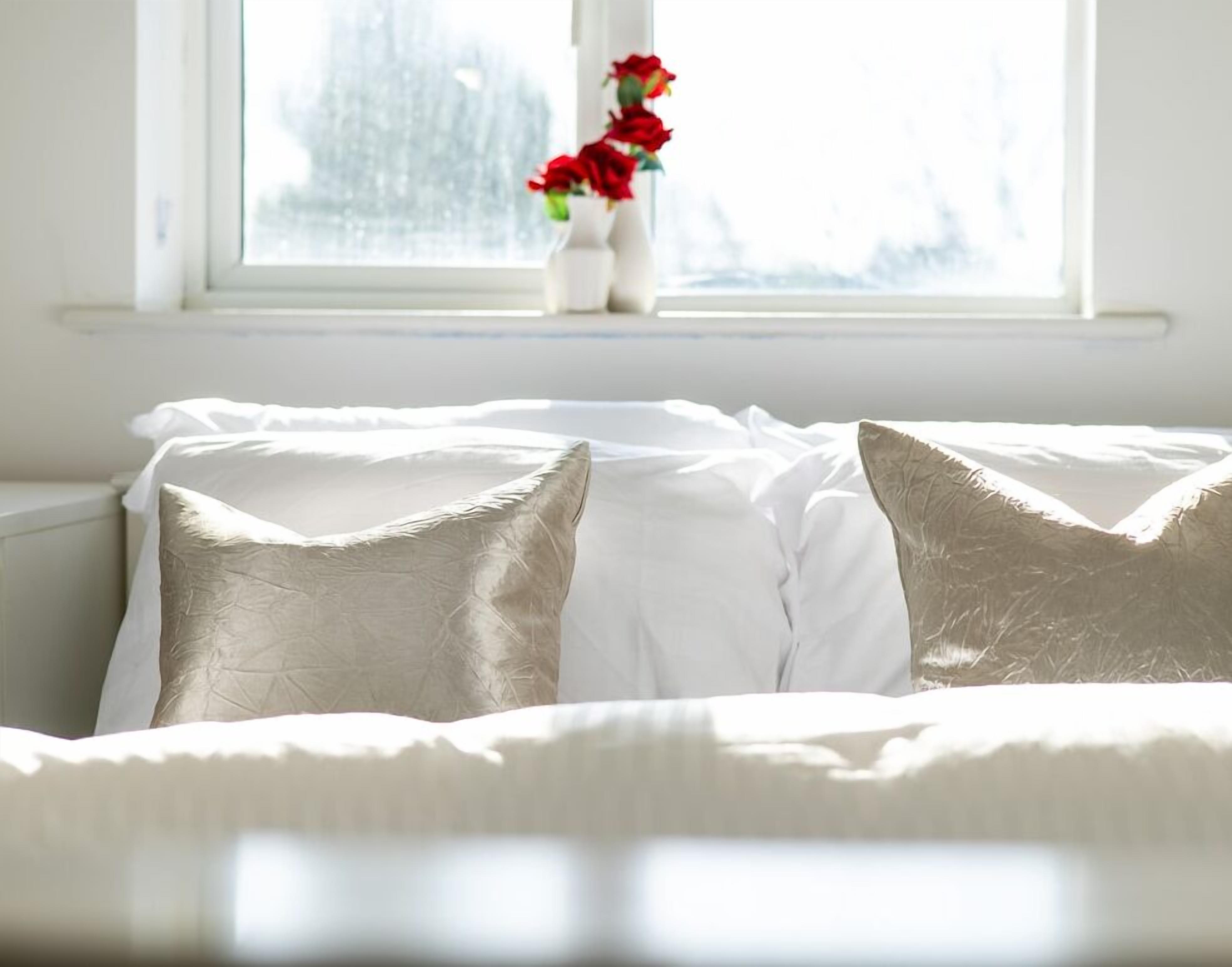 2 bedrooms, iron/ironing board, free WiFi