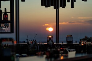 Bar (on property) - Wald.Weit Rheingau Hotel und Retreat (Kiedrich)
