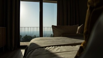 Deluxe-Doppelzimmer, Talblick | Minibar, Zimmersafe, schallisolierte Zimmer, kostenlose Babybetten