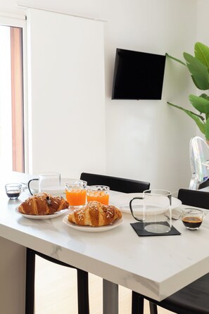 Premier-Apartment, 1 Schlafzimmer | Eigene Küche | Großer Kühlschrank, Mikrowelle, Herdplatte, Espressomaschine