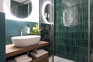 Premier-Apartment, 1 Schlafzimmer | Badezimmer | Dusche, kostenlose Toilettenartikel, Haartrockner, Bidet