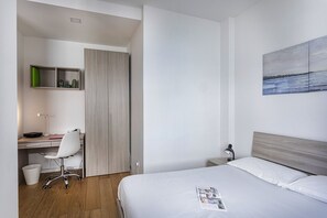 1 slaapkamer, een strijkplank/strijkijzer, gratis wifi, beddengoed