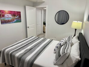 2 chambres, bureau, fer et planche à repasser, Wi-Fi gratuit