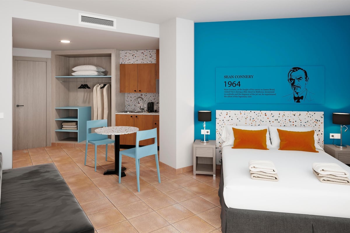 1 bedroom, in-room safe, free WiFi, bed sheets