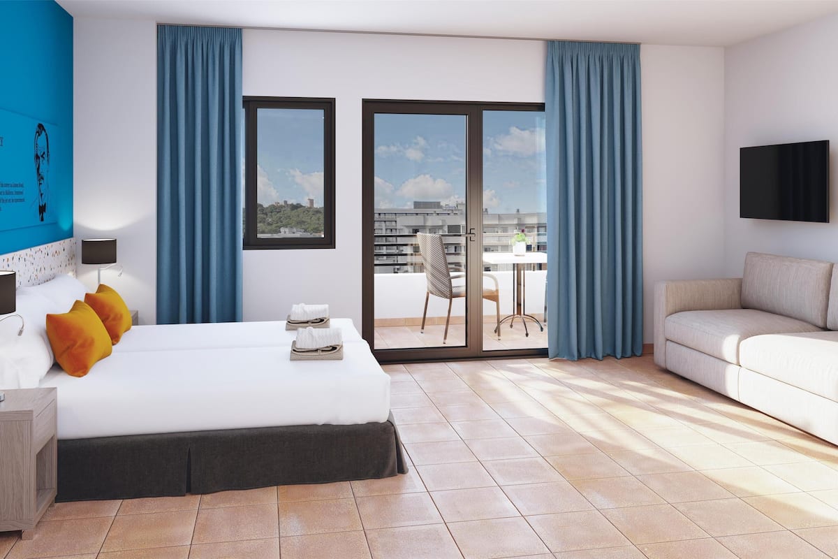 1 bedroom, in-room safe, free WiFi, bed sheets