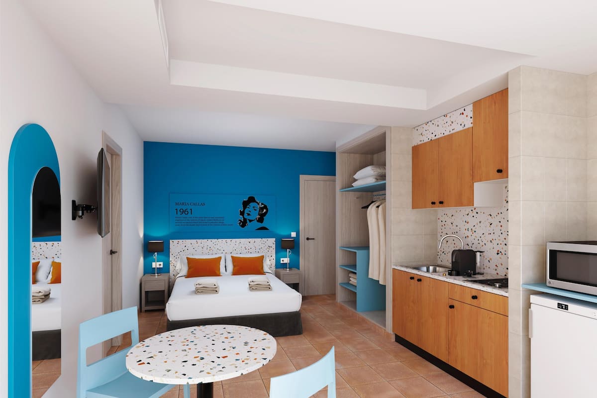 1 bedroom, in-room safe, free WiFi, bed sheets