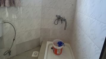 Basic Double Room, Lanai, Courtyard View | Bathroom | Slippers