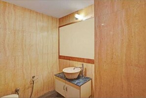 Classic Room | Bathroom | Shower, free toiletries, towels, soap - HOTEL O ONE HOTEL (Ghaziabad)