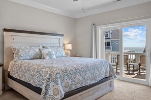 6 slaapkamers, een strijkplank/strijkijzer, wifi, beddengoed