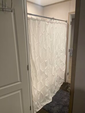 Bruser, håndklæder, Toiletpapir
