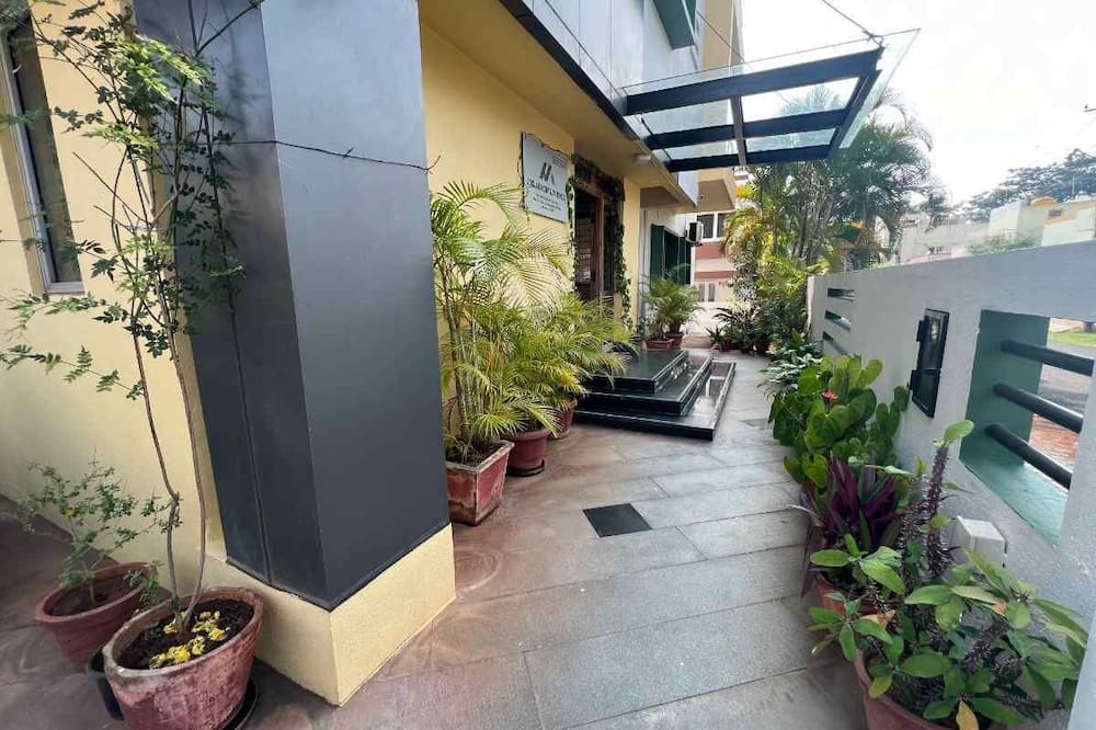 Jasmine Apartment Suites
