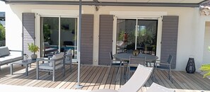 Outdoor dining - House in a private residence 10 minutes' walk from the town center. (Saint-Rémy-de-Provence)