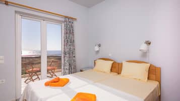 Comfort villa, uitzicht op zee | Een kluis op de kamer, verduisterende gordijnen, geluiddichte muren