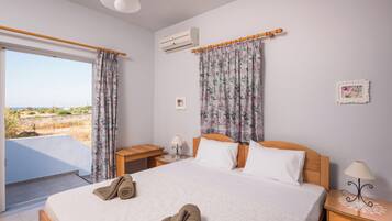 Comfort Villa, Sea View | In-room safe, blackout drapes, soundproofing, iron/ironing board