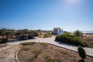 Free self-parking - Cretan View (Chania)