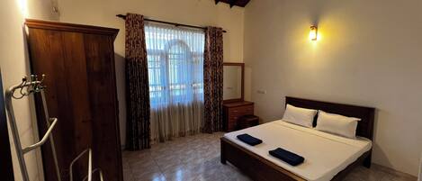 4 chambres, fer et planche à repasser, Wi-Fi, draps fournis