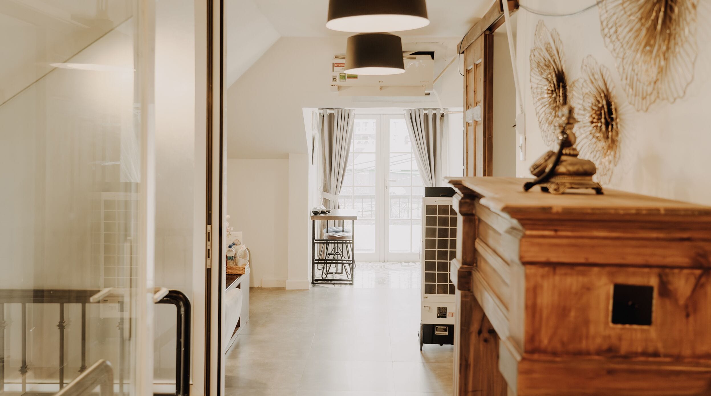 Loft família | Espaço de trabalho para notebook, quartos à prova de som