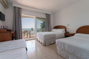 Comfort Triple Room, 3 Single Beds | Blackout curtains, soundproofing, free WiFi