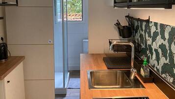 Refrigerador, microondas, horno, placa de cocina