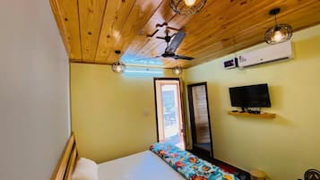 Luxury Single Room | In-room safe, desk, laptop workspace, soundproofing