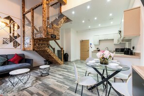 Apartment | Living area - Mill Street Apartments (Bradford)