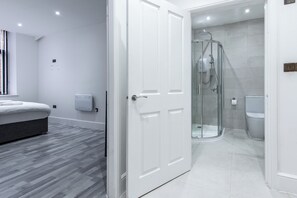Apartment | Bathroom | Shower, free toiletries, towels, soap