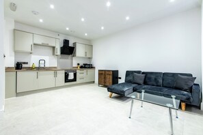 Apartment | Living area - Mill Street Apartments (Bradford)
