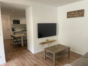 Living area - In the heights of Juziers! Ideal studio for rest and escape! (Juziers)