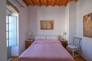 3 dormitorios, escritorio, tabla de planchar con plancha y wifi gratis