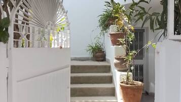 Apartment, 2 Bedrooms, Smoking, Balcony | Property grounds