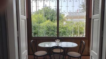 Apartment, 2 Bedrooms, Smoking, Balcony | Dining