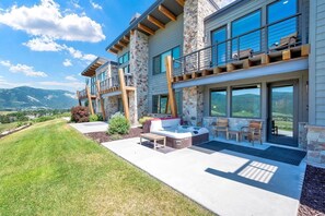 Terrace/patio - R 103 | Mtn Retreat – Views, Hot Tub & Adventure! (Eden)
