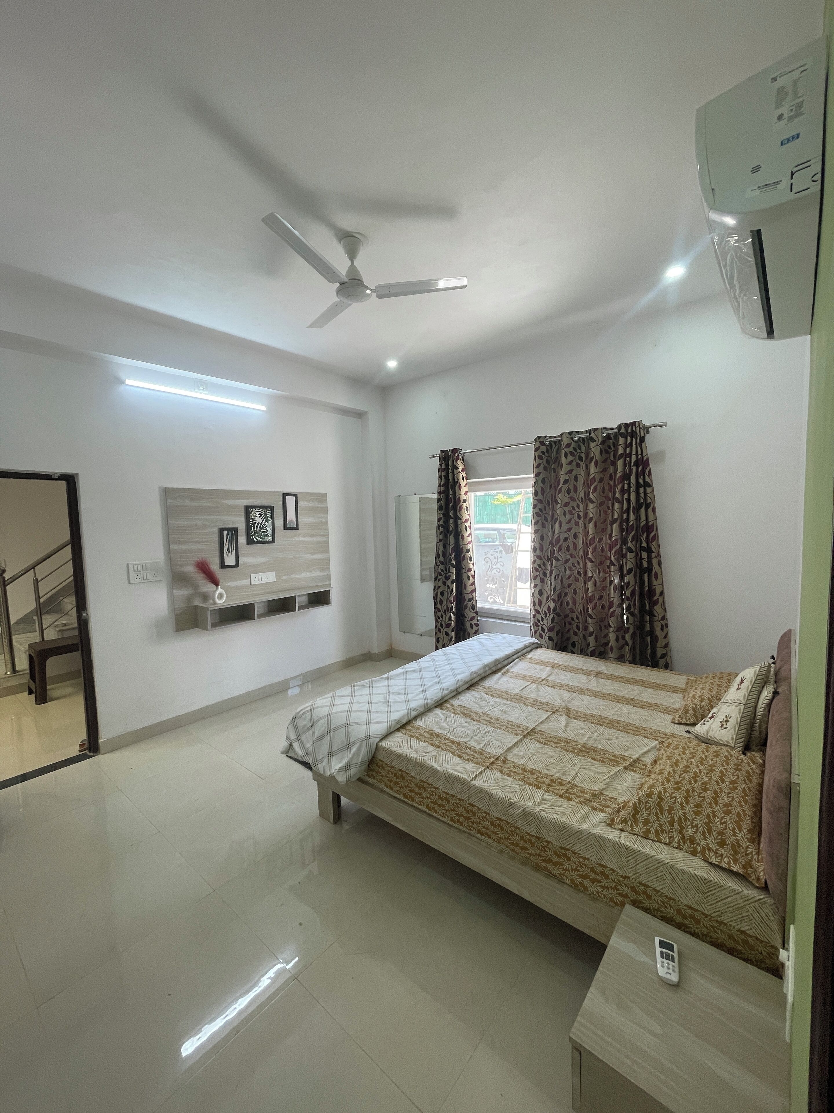 4 bedrooms, WiFi, bed sheets