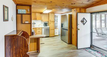 1 Mi to Lake Murray: Pet-friendly Home w/ Deck