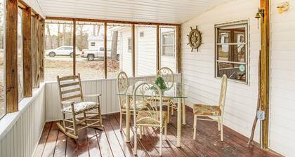 1 Mi to Lake Murray: Pet-friendly Home w/ Deck