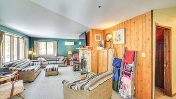 House (5 Bedrooms) | Interior
