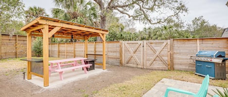 Apartment (2 Bedrooms) | Outdoor dining