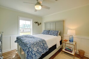 Cottage (2 Bedrooms) | Interior - < 1/2 Mi to Beach: Gem w/ Lanai in Pass Christian (Pass Christian)