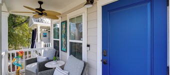 < 1/2 Mi to Beach: Gem w/ Lanai in Pass Christian