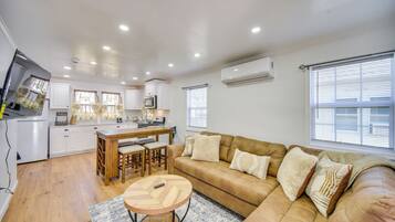 Apartment (2 Bedrooms) | Front of property