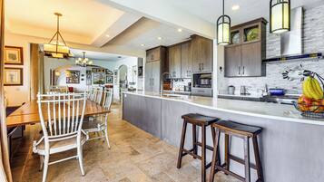 Villa (5 Bedrooms) | Interior