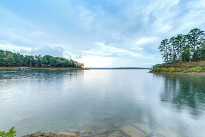 House (4 Bedrooms) | Interior - Lake Views & Golf Access at Secluded Drasco Lodge (Drasco)