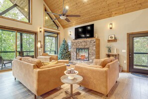 House (4 Bedrooms) | Interior - Lake Views & Golf Access at Secluded Drasco Lodge (Drasco)