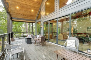 House (4 Bedrooms) | Interior - Lake Views & Golf Access at Secluded Drasco Lodge (Drasco)